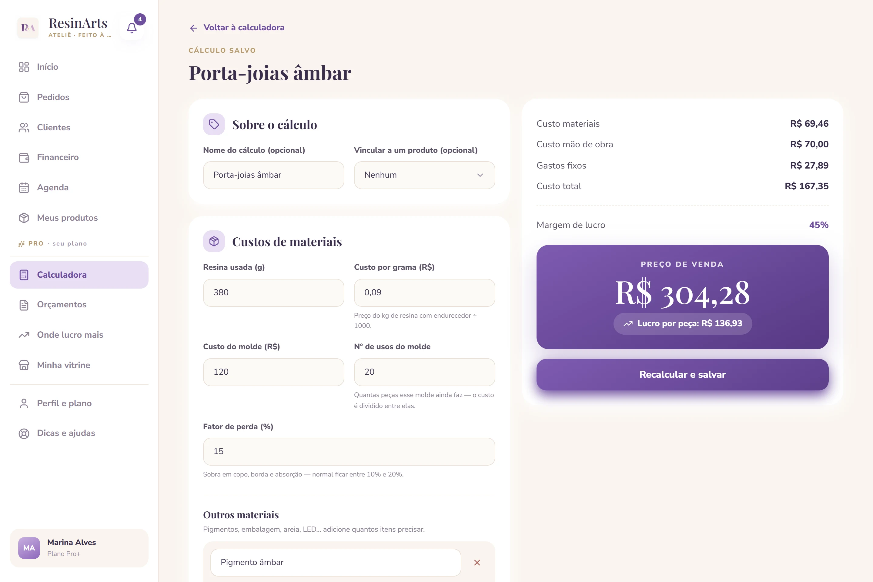 Tela da calculadora de preço do ResinArts, com os custos da peça somados e o preço de venda sugerido em destaque